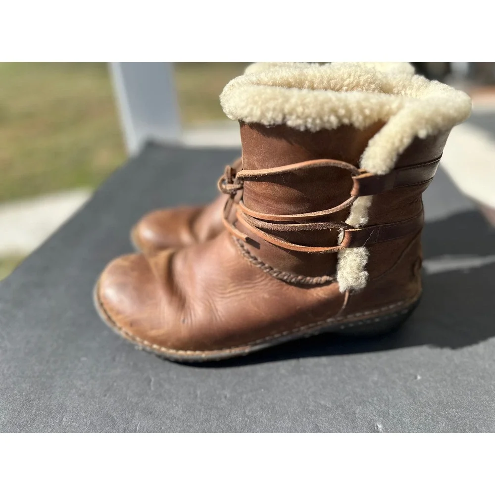 UGG australia lattice